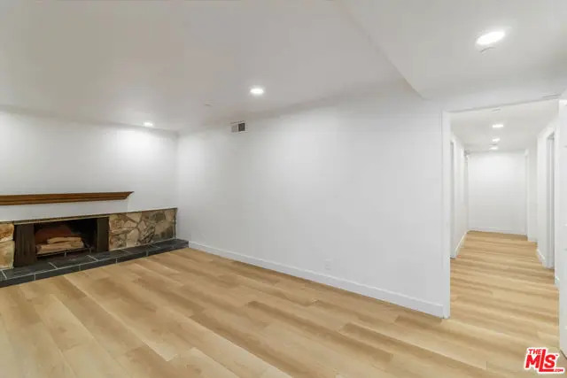 975 Valley Vista Drive, Camarillo, CA 93010 - Image #3