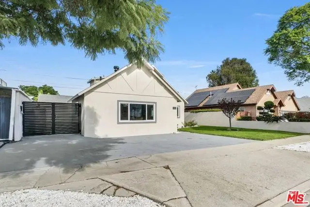 1101 W 185th Street, Gardena, CA 90248 - Image #2