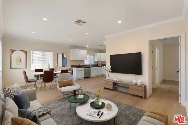 1147 S Kenmore Avenue, Los Angeles, CA 90006 - Image #2