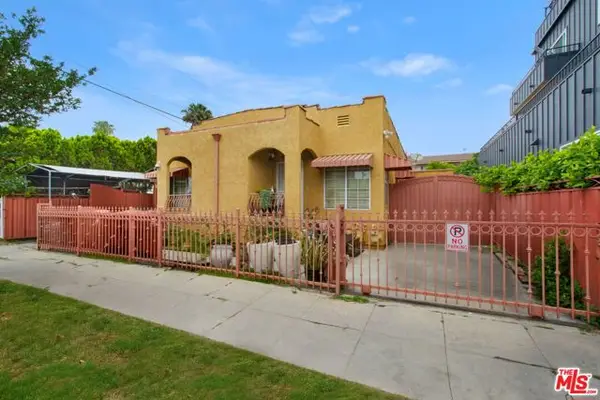 4713 Clinton Street, Los Angeles, CA 90004