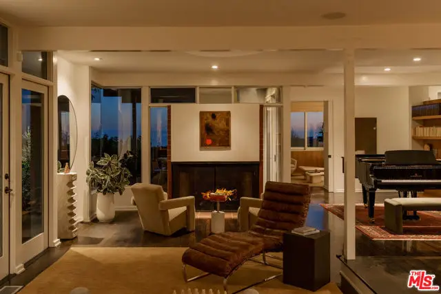 1340 N Tigertail Road, Los Angeles, CA 90049 - Image #1