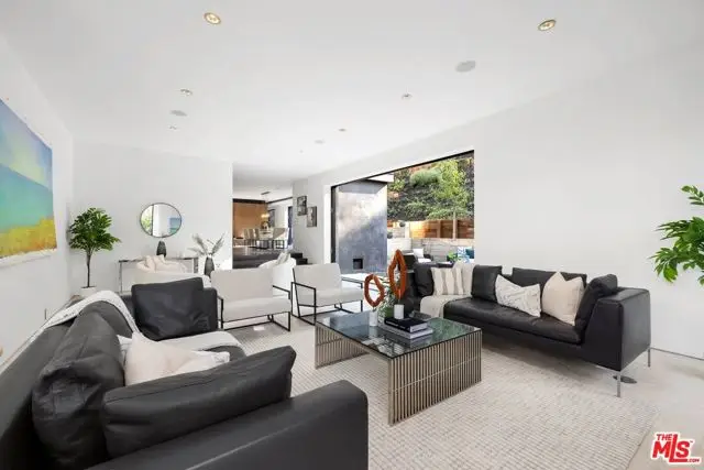 10558 Fontenelle Way, Los Angeles, CA 90077 - Image #3