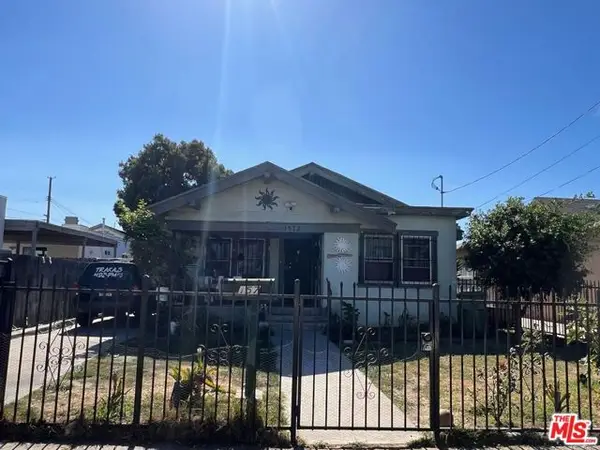 1572 W 37th Place, Los Angeles, CA 90018