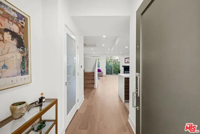 108 S Croft Avenue #102, Los Angeles, CA 90048 - Image #2