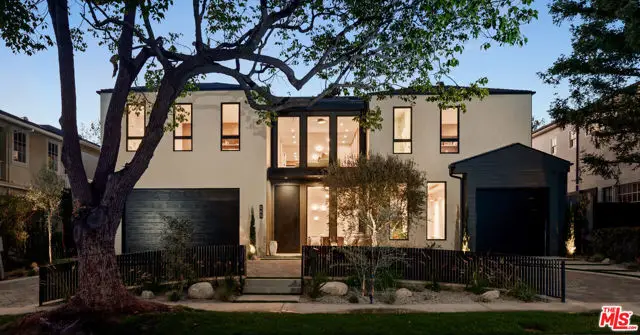 565 Toyopa Drive, Pacific Palisades, CA 90272 - Image #1