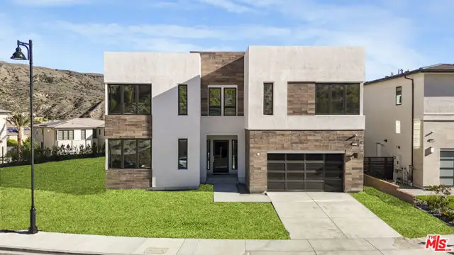 11862 N Hillsborough Lane, Porter Ranch, CA 91326 - Image #1