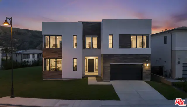 11862 N Hillsborough Lane, Porter Ranch, CA 91326 - Image #2