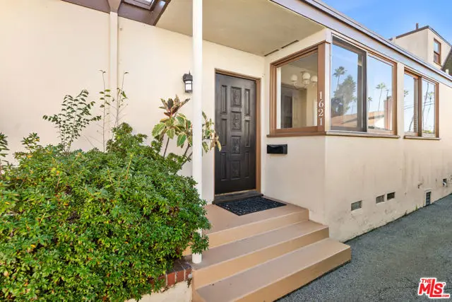 1621 Manning Avenue, Los Angeles, CA 90024 - Image #1