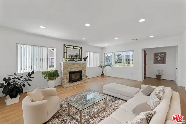 1430 N Dominion Avenue, Pasadena, CA 91104 - Image #1