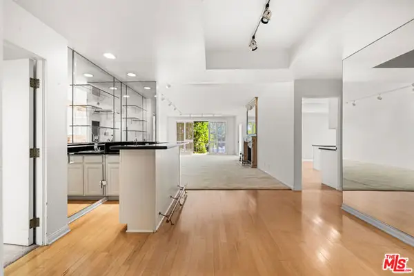 4454 Ventura Canyon Avenue #103, Sherman Oaks, CA 91423