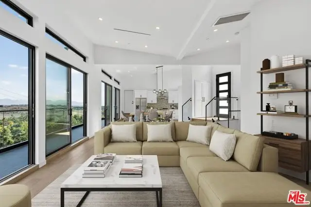 8366 Hillcroft Drive, Canoga Park, CA 91304 - Image #2