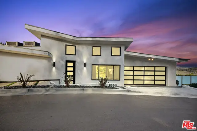 8366 Hillcroft Drive, Canoga Park, CA 91304 - Image #3