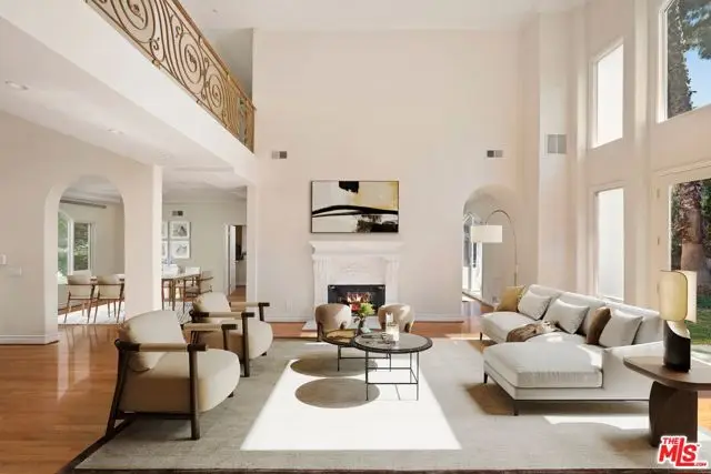 4755 Vanalden Avenue, Tarzana, CA 91356 - Image #3