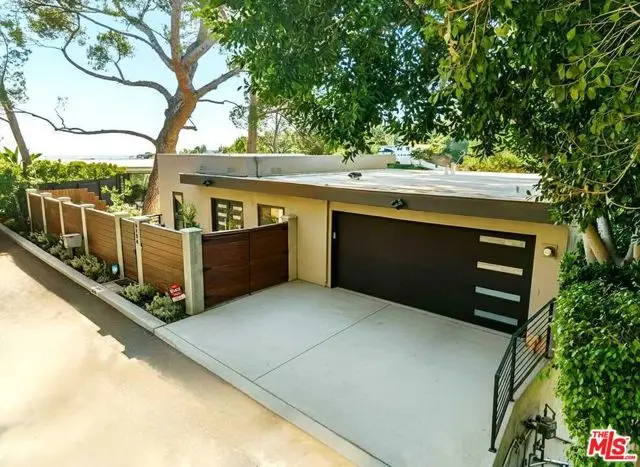 6194 Rodgerton Drive, Los Angeles, CA 90068 - Image #2