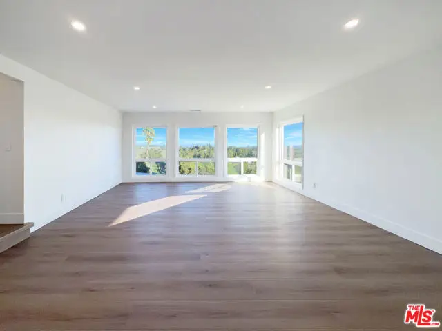 23910 Jensen Drive, Canoga Park, CA 91304 - Image #3