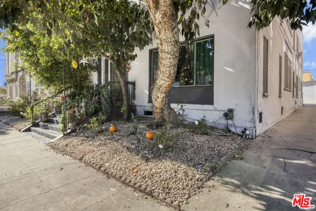 321 N Sierra Bonita Avenue, Los Angeles, CA 90036 - #2