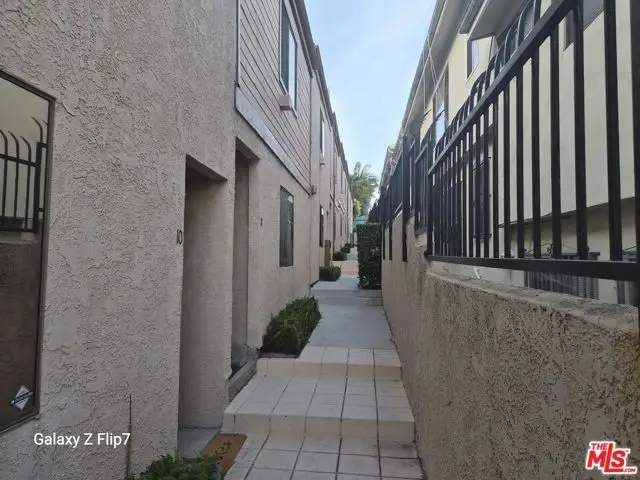 547 E Hazel Street #13, Inglewood, CA 90302 - Image #3