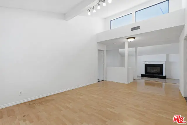 3334 Oak Glen Drive, Los Angeles, CA 90068 - #3