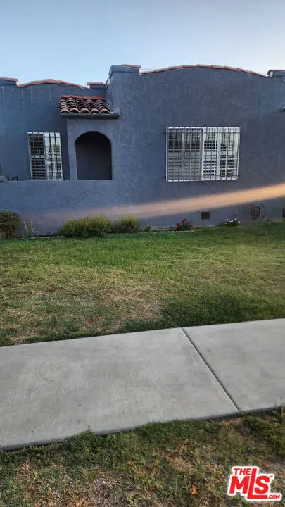 742 E 84th Place, Los Angeles, CA 90001 - Image #2