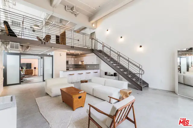 1130 S Flower Street #103, Los Angeles, CA 90015 - Image #1