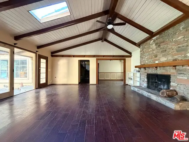 5952 Lubao Avenue, Woodland Hills, CA 91367 - Image #3