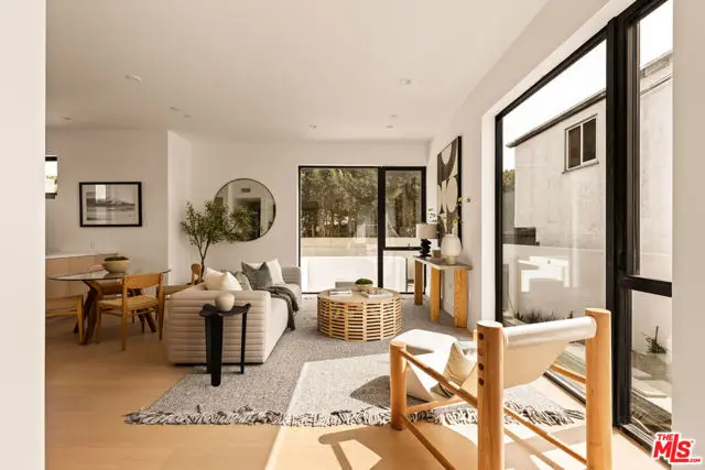 2425 20th Street #B, Santa Monica, CA 90405 - Image #2