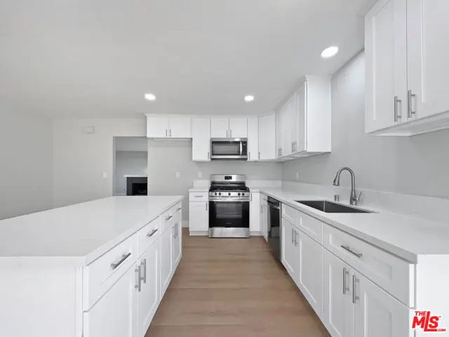 25443 Via Labrada, Valencia, CA 91355 - Image #2