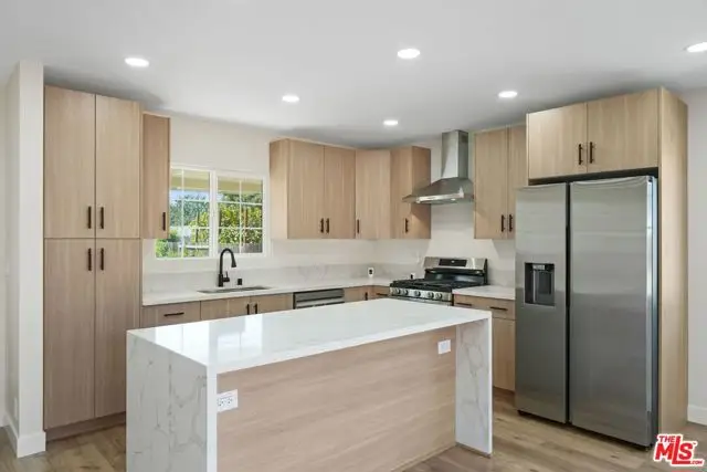 21009 Saticoy Street, Canoga Park, CA 91304 - Image #3