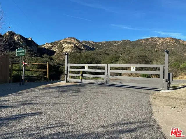 23629 Zuniga Road, Topanga, CA 90290 - Image #2