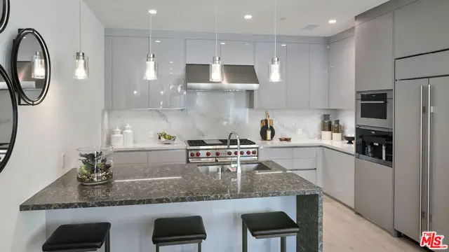 425 N Palm Drive #104, Beverly Hills, CA 90210 - #3