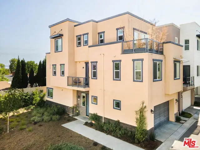 587 Daniel Freeman Circle, Inglewood, CA 90301 - Image #1