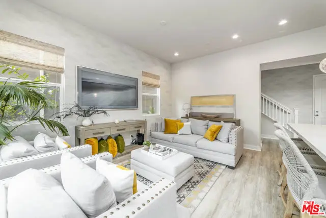 587 Daniel Freeman Circle, Inglewood, CA 90301 - Image #3