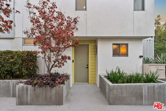 532 W Elk Avenue #1, Glendale, CA 91204 - Image #2