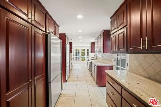 15649 Woodfield Place, Sherman Oaks, CA 91403 - #3