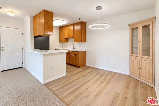 4501 Cedros Avenue #201, Sherman Oaks, CA 91403 - #3