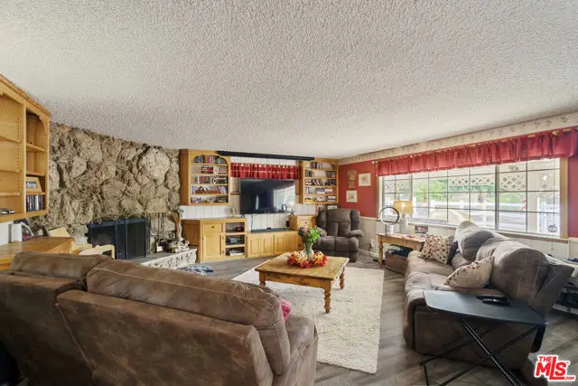 11057 Fenway Street, Sun Valley, CA 91352 - #2