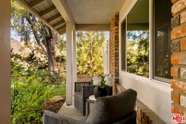 22460 Cairnloch Street, Calabasas, CA 91302 - #3