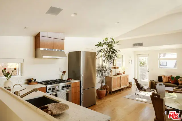 8866 Wonderland Avenue, Los Angeles, CA 90046 - #3
