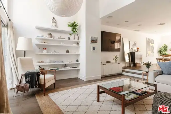 1979 Grace Avenue #2, Los Angeles, CA 90068