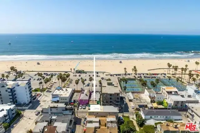 10 20th Avenue, Venice, CA 90291 - #1