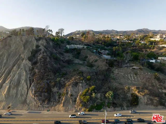 201 Mantua Road, Pacific Palisades, CA 90272 - #2