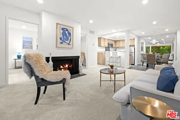 950 N Kings Road #209, West Hollywood, CA 90069