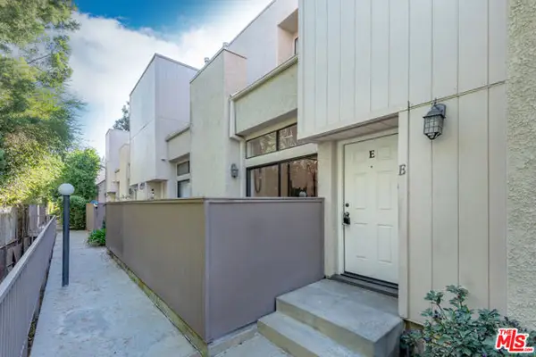 15167 Magnolia Boulevard #E, Sherman Oaks, CA 91403