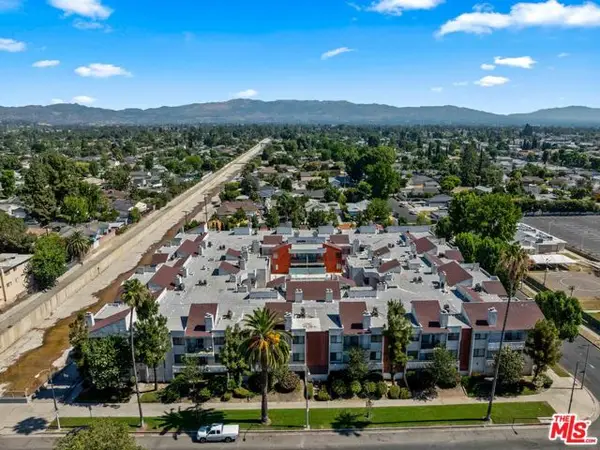 7211 Cozycroft Avenue #64, Canoga Park (los Angeles), CA 91306