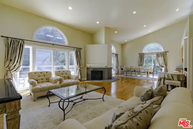 2250 Betty Lane, Beverly Hills, CA 90210 - Image #2