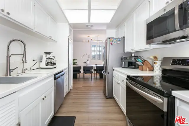 2385 Roscomare Road #D17, Los Angeles, CA 90077 - #2