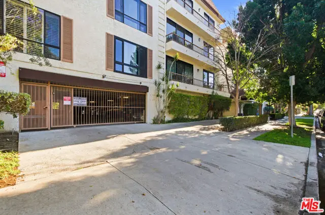 4454 Ventura Canyon Avenue #105, Sherman Oaks, CA 91423 - Image #3