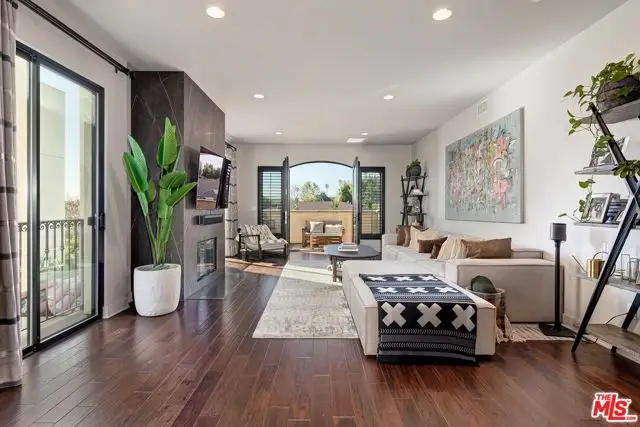 1414 S Beverly Glen Boulevard #301, Los Angeles, CA 90024 - Image #2