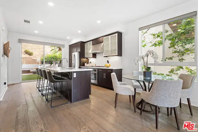 2775 Wright Lane, Los Angeles, CA 90068 - Image #2