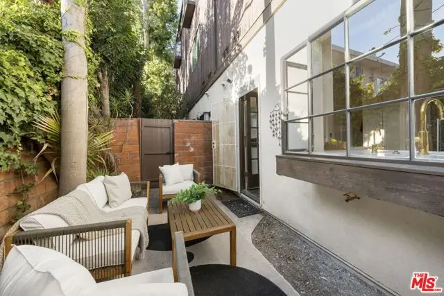 202 San Vicente Boulevard #6, Santa Monica, CA 90402 - Image #1